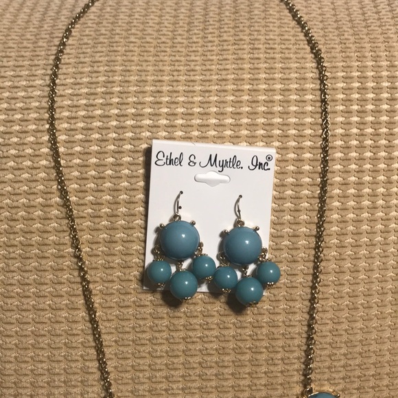 NWT statement necklace and earrings Ethel & Myrtle - Picture 2 of 6